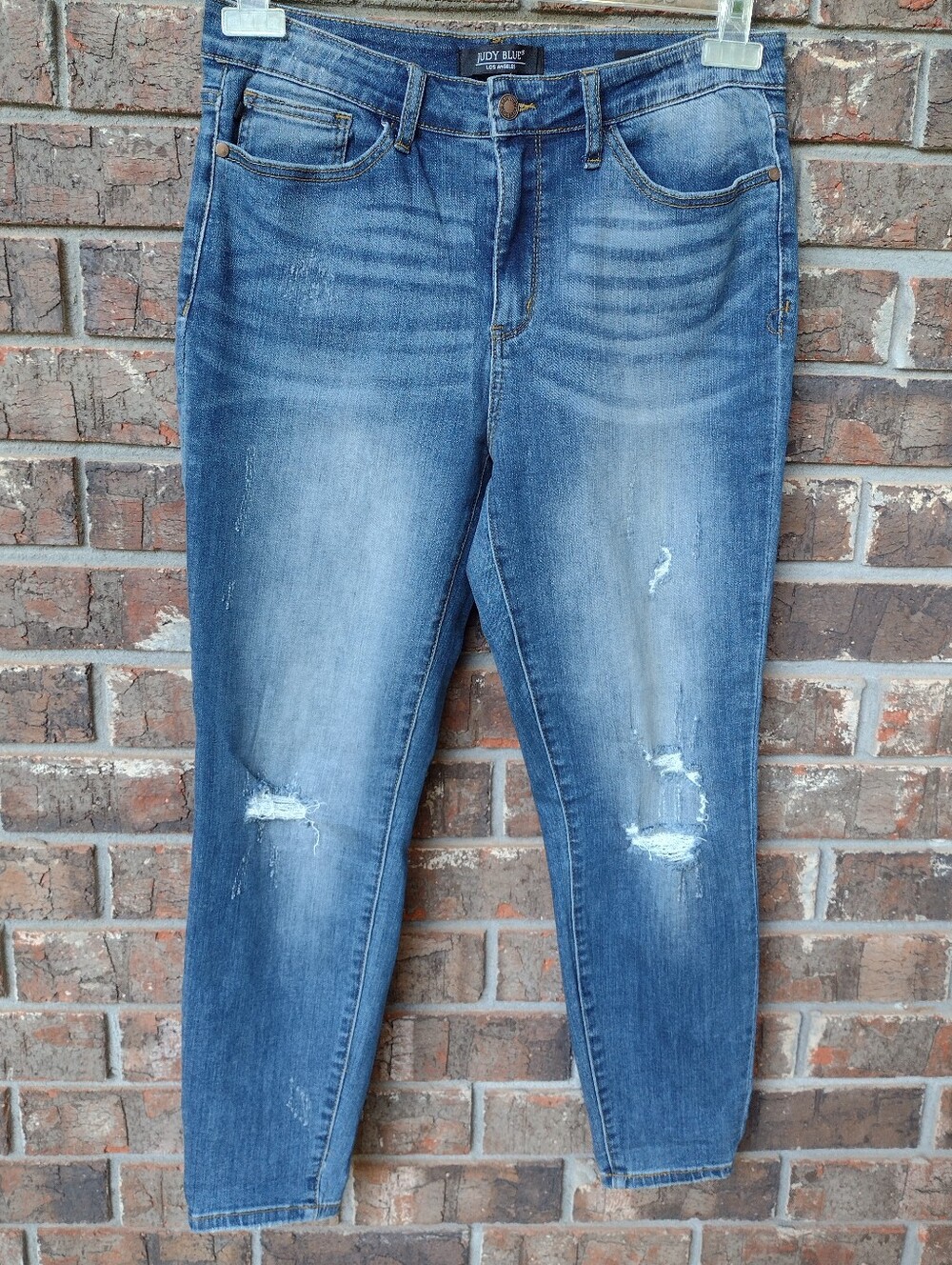 Judy Blue Jeans Women's Size 32 Relaxed Fit Mid Rise Distressed Stretch (32x27)